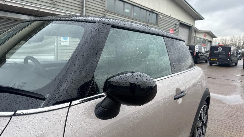 MINI Hatchback 2.0 Cooper S Exclusive 3dr Auto Petrol Hatchback